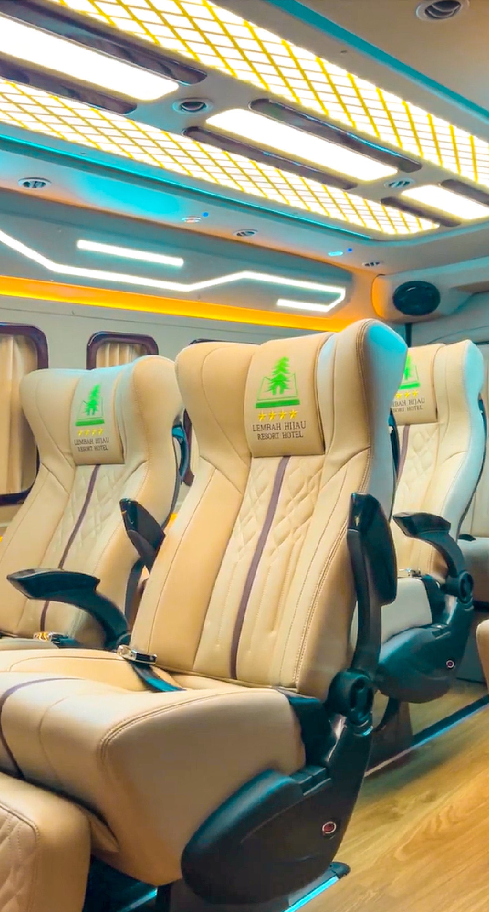 Kursi nyaman dan legroom luas